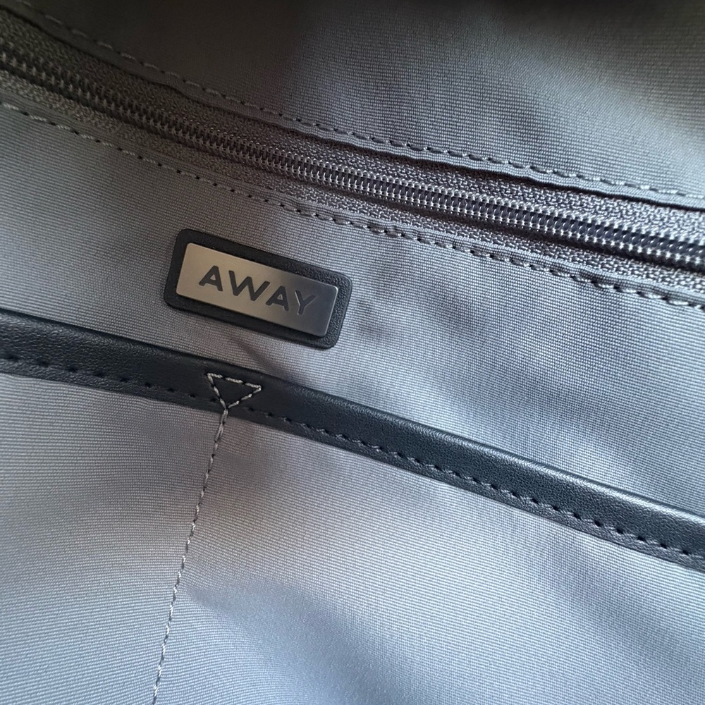 Away Everywhere Bag - NEW - Picture 4 of 15
